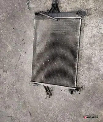 Volvo XC70 Coolant radiator 