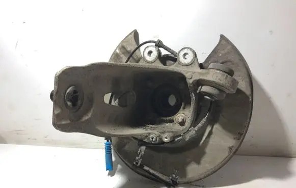 BMW 5 E60 E61 Rear wheel hub 33326770924