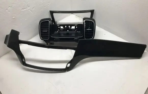 Dashboard glove box trim