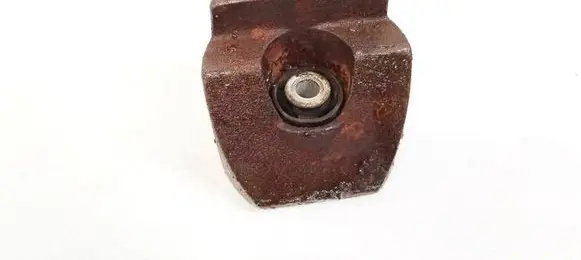 Renault Scenic II - Grand scenic II Engine mounting bracket