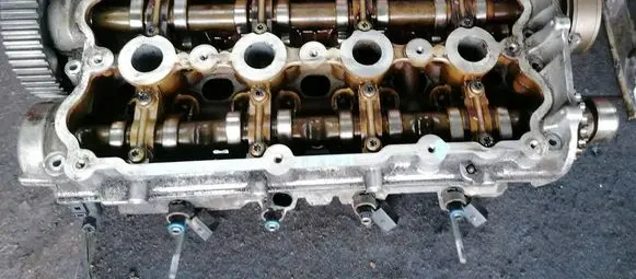 Volkswagen PASSAT B6 Engine head 036103373am