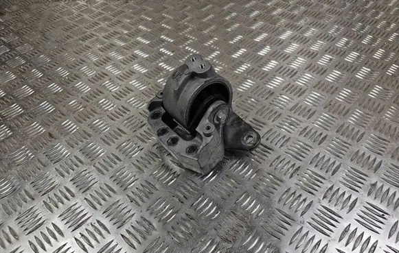 Engine mount bracket