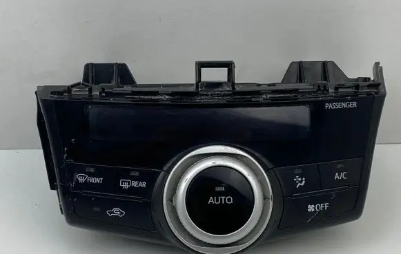 Toyota Prius+ (ZVW40) Climate control unit 5590047150 12Q23 2370005641