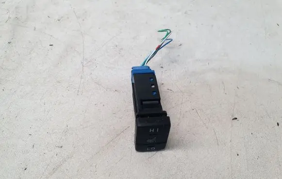 Toyota Auris E180 Seat heating switch 191698