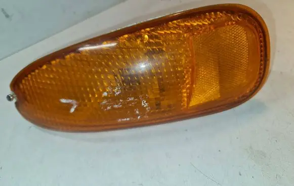 Mitsubishi 3000 GT Front indicator light 0414310L 12V433CP 12V215W