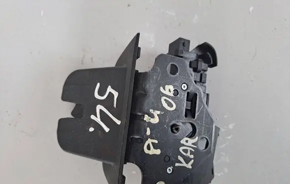 Audi A4 S4 B7 8E 8H Tailgate/trunk/boot lock/catch/latch 8P4827505C