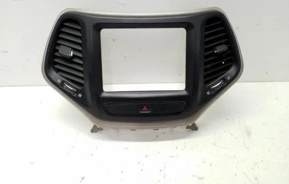 Jeep Cherokee Radio/GPS head unit trim P68160143AA P68160143
