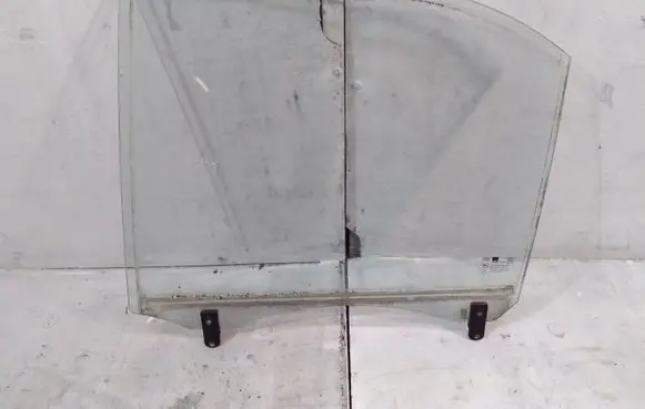 KIA Sorento Rear door window glass