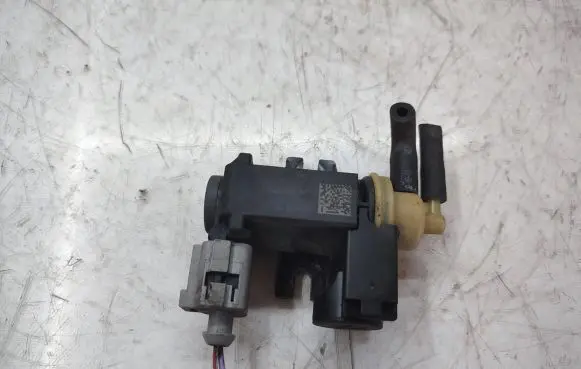 Audi A6 S6 C7 4G Turbo solenoid valve 8K0906627