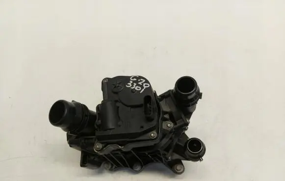 BMW 1 F20 F21 Thermostat housing 8642560