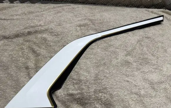 BMW XM Rear side glass trim 5a2bca4