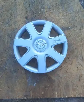 Mazda 6 R15 wheel hub/cap/trim Gj6r37170