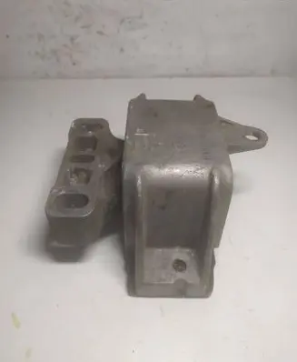 Volkswagen Golf IV Engine mount bracket 1J0199555