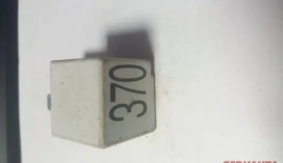 Audi A6 S6 C5 4B Other relay 8D0951253
