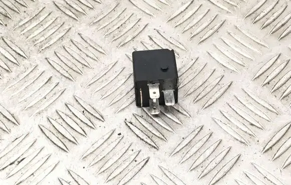 Volkswagen PASSAT B6 Other relay 4H0951253A V23136B0006X080