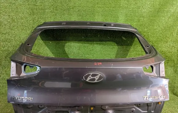 Hyundai Tucson TL Truck tailgate 