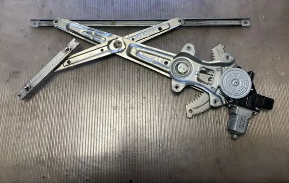 Mitsubishi ASX Front door window regulator with motor 5713A260 T199