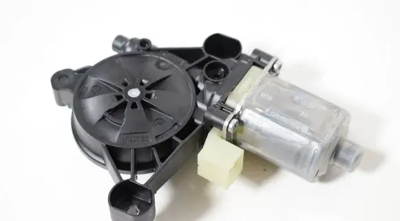 Volkswagen Tiguan Front door window regulator motor 5Q0959802B