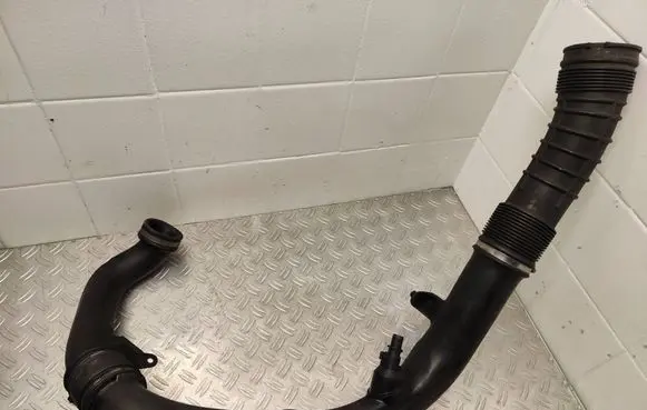 Volvo V70 Intercooler hose/pipe 30741666
