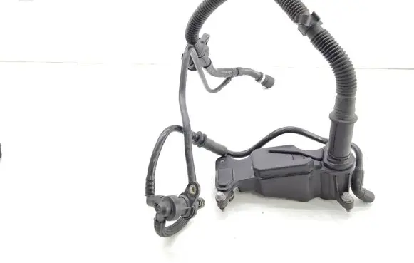 Mercedes-Benz CLA C117 X117 W117 Other engine bay part A2700105401