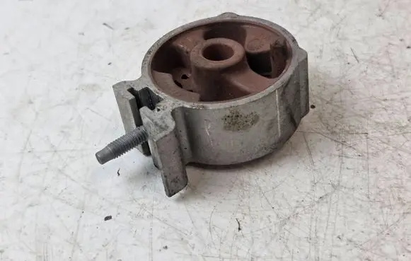 Peugeot 308 Muffler mount bracket/holder 745511