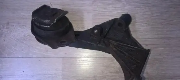 Alfa Romeo 156 Engine mount bracket