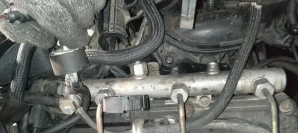 Audi A4 S4 B7 8E 8H Fuel main line pipe 0281002785 057130764C
