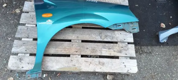 Nissan Almera Tino Fender