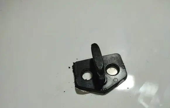 Volvo S60 Front door lock loop/hook striker 30661367