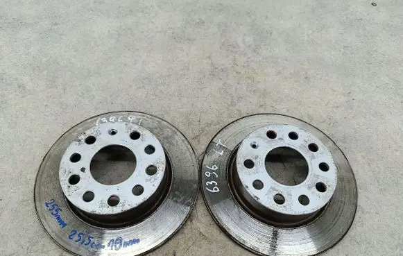 Volkswagen Golf V Rear brake disc 0986479099BOSCH