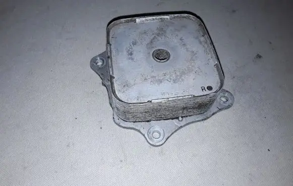 Honda CR-V Oil filter mounting bracket 14X28