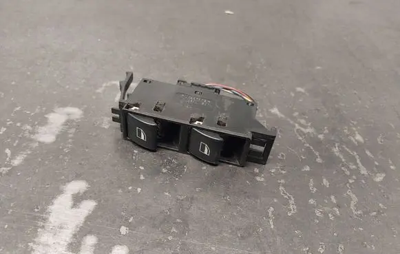 BMW 3 E46 Electric window control switch 6902179