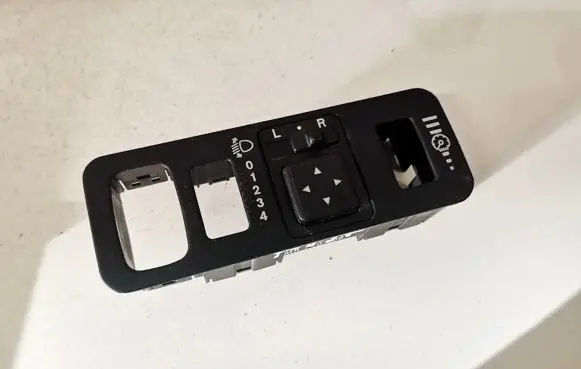 Mitsubishi Space Star Wing mirror switch 47865 mr740608