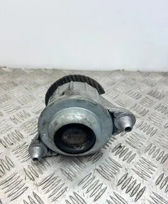 Mercedes-Benz SL R231 Engine mount bracket A2312401017 2312401017