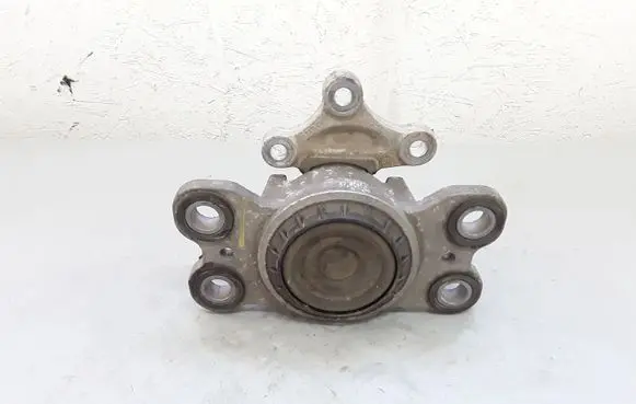 Volvo S60 Engine mount bracket 31262710 181012