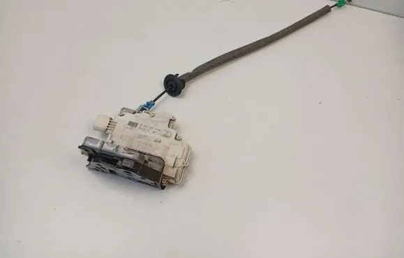 Audi Q3 8U Front door lock 8J2837015A