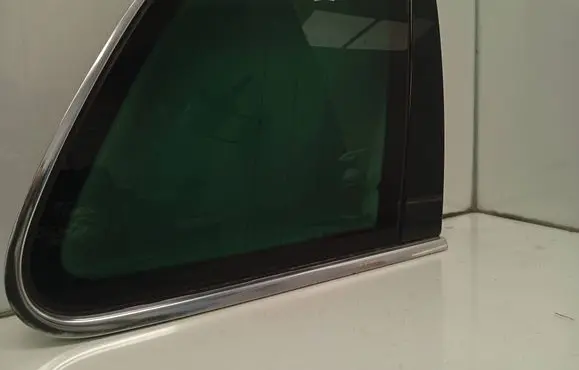Rear side window