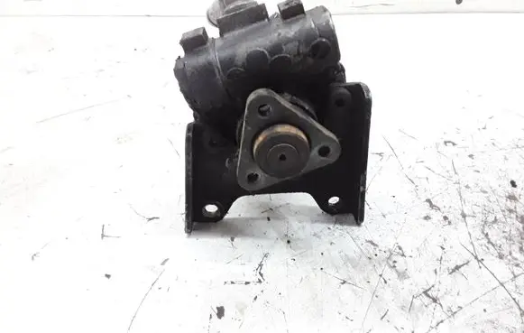 BMW 5 E39 Power steering pump