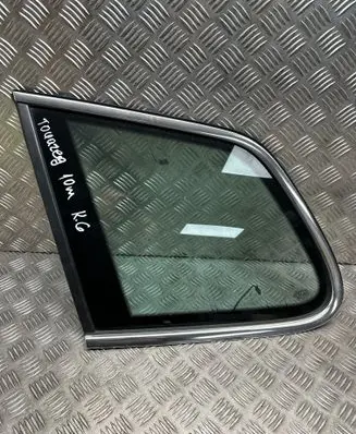 Rear side window