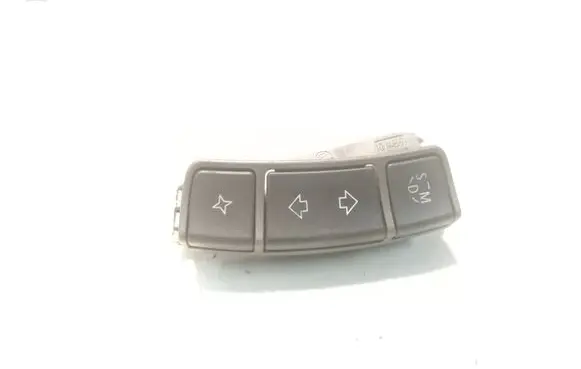 Steering wheel buttons/switches