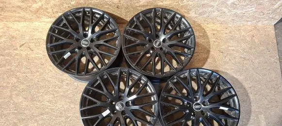 Audi Q7 4M R20 alloy rim 4M0601025Q K630995