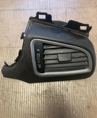 Suzuki SX4 S-Cross Dashboard side air vent grill/cover trim 7363061M0 73630