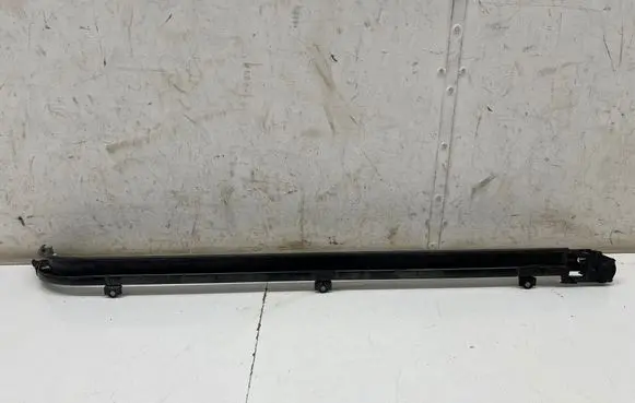 Mercedes-Benz Vito Viano W447 Sliding door middle rail