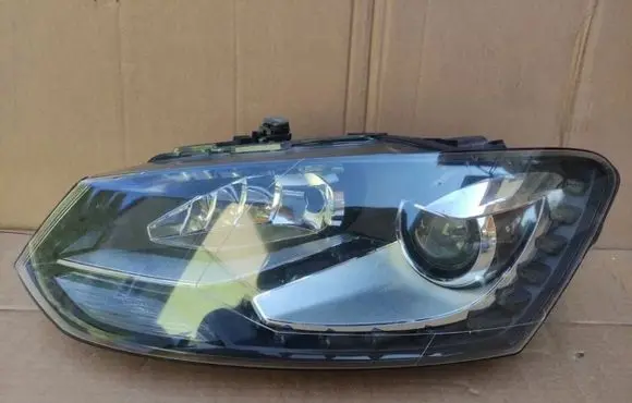 Volkswagen Polo Headlight/headlamp