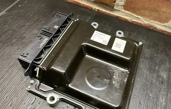 Volvo XC60 Engine control unit/module ECU 32253221