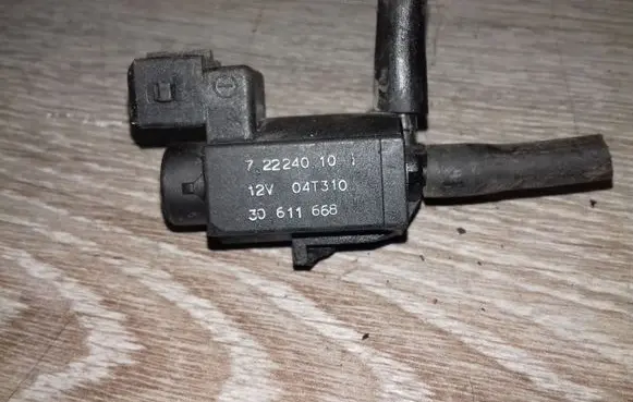 Volvo XC90 Vacuum valve 72224010 30611668
