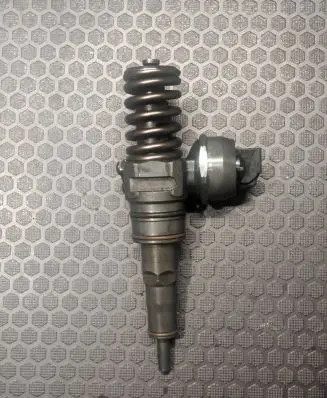 Audi A4 S4 B5 8D Fuel injector 045130079X
