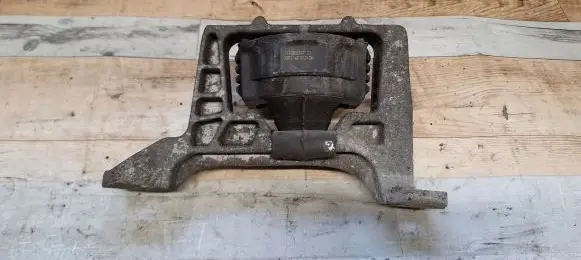 Ford Focus C-MAX Engine mount bracket 3M516F012BH