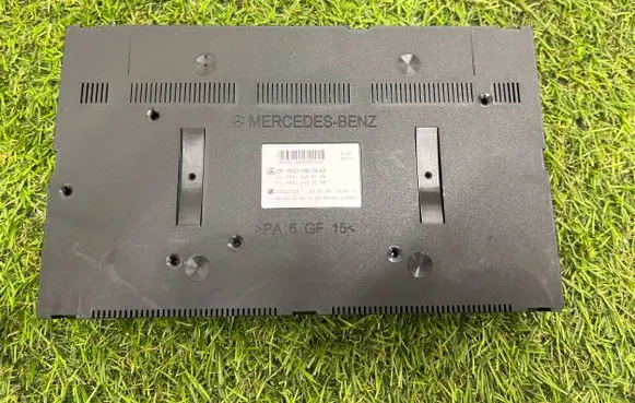 Mercedes-Benz S W221 SAM control unit A2215402462 A2215405762