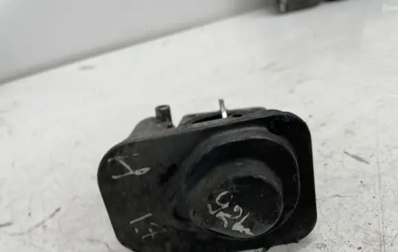 Opel Zafira B Throttle valve 8981052101